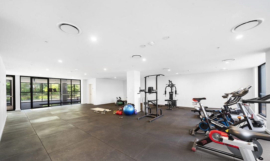 215/100 Fairway Drive Norwest