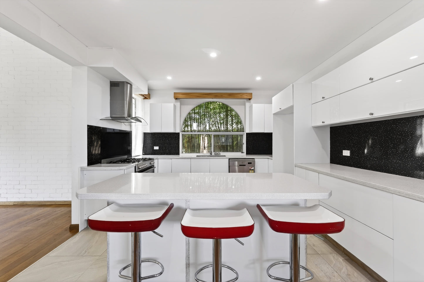 122 Dangerfield Drive, Elermore Vale