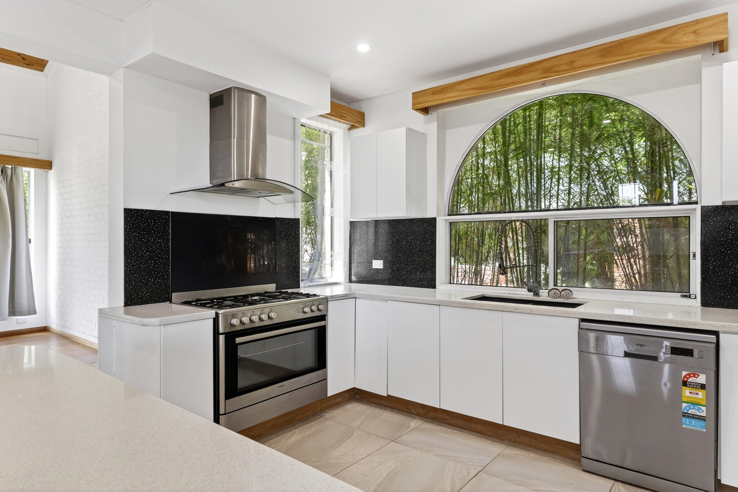 122 Dangerfield Drive, Elermore Vale